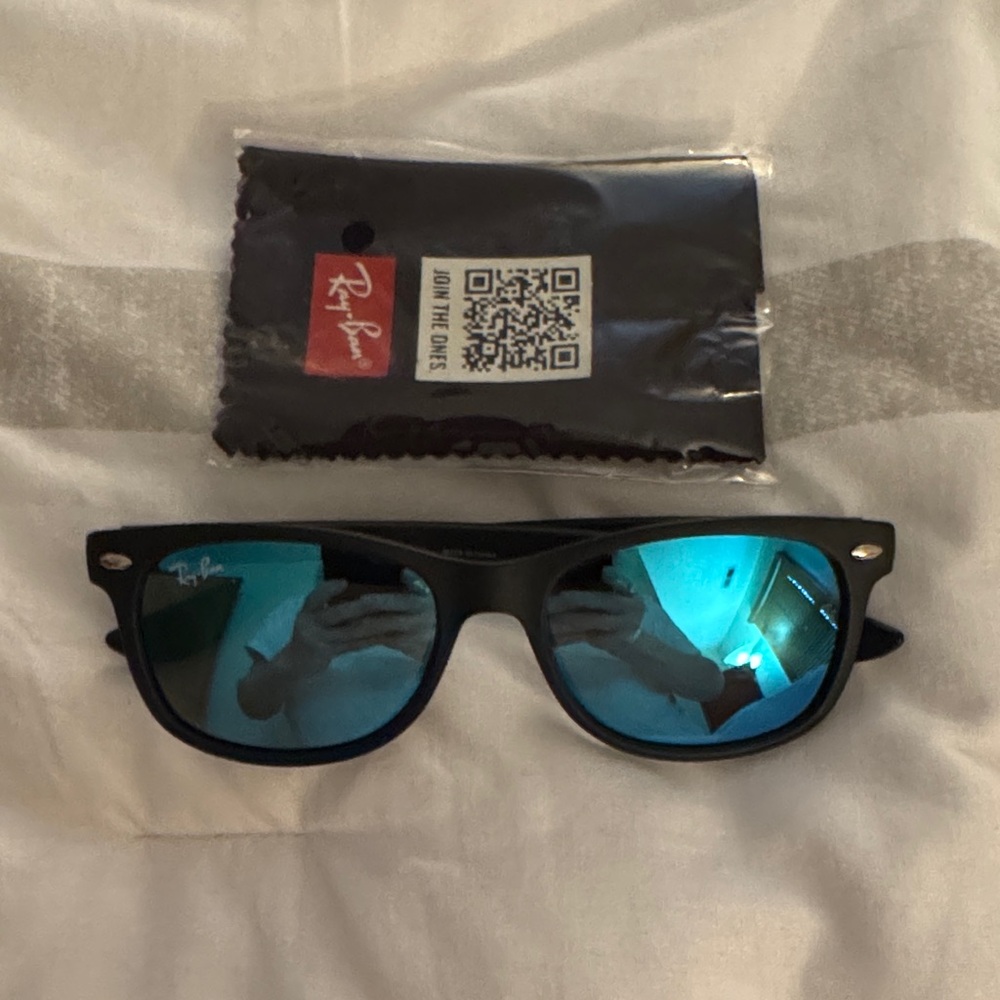 Ray-Ban Junior Black Frame with Mirror Polarized Blue Lenses NEW WAYFARER KIDS